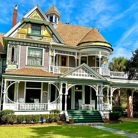 The Kate Shepard House Aparthotel Mobile Exterior photo